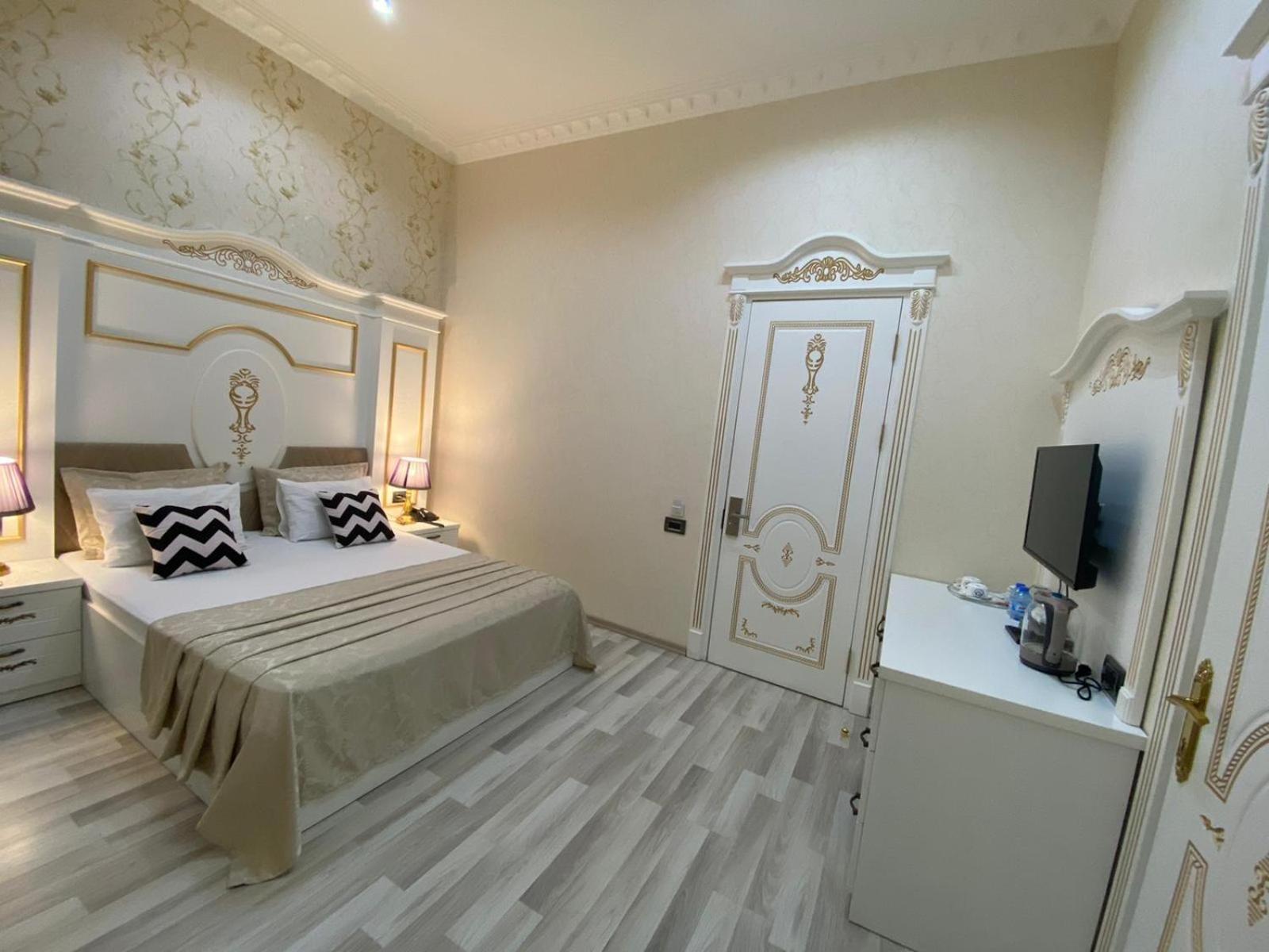 Hotel White Boutique Nizami 4*