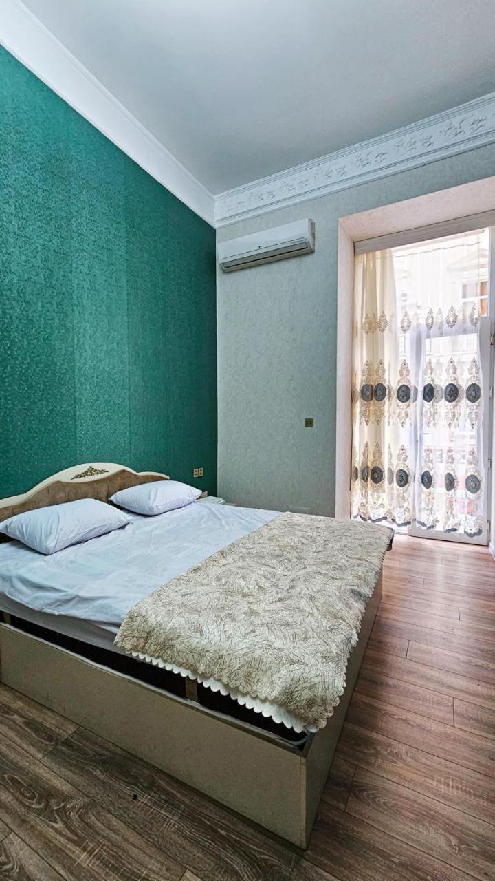 White Boutique Nizami Hotel 4*